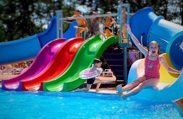 Разновидности детских горок: какими бывают и для каких возрастов подходят